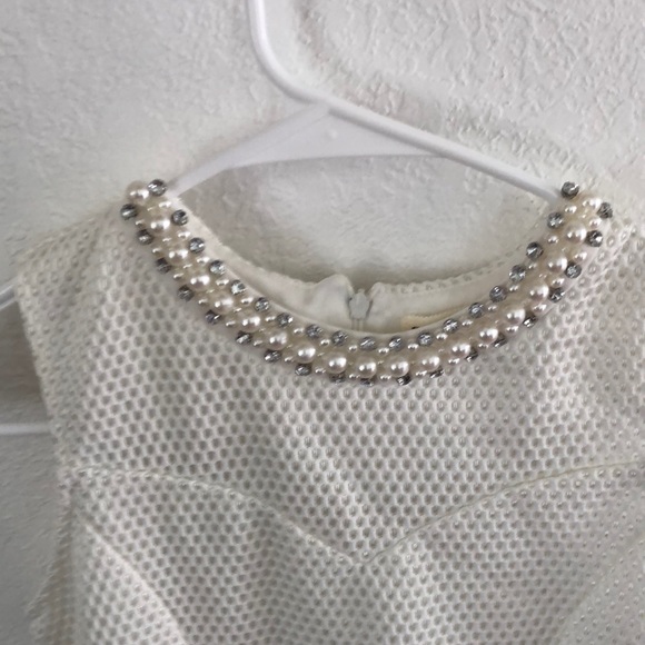 Girls fancy white dress - Picture 3 of 4